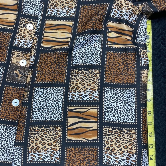 SilkLand Women’s 100% Silk Blouse 2X Button Front Animals Print Side Slits - Picture 10 of 11